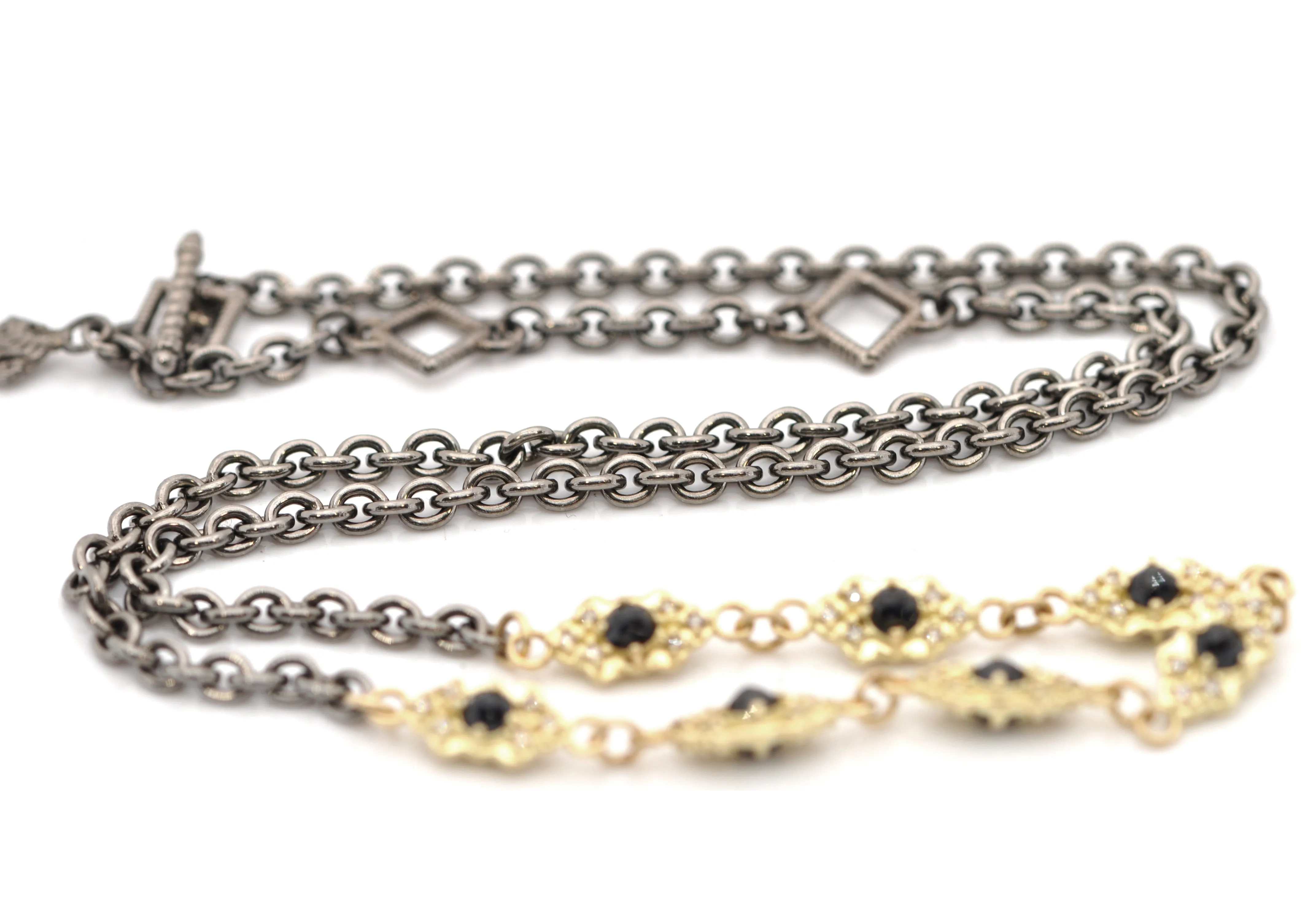 17.5" CHAIN LINK NECKLACE WITH CARVED SCROLL STATIONS