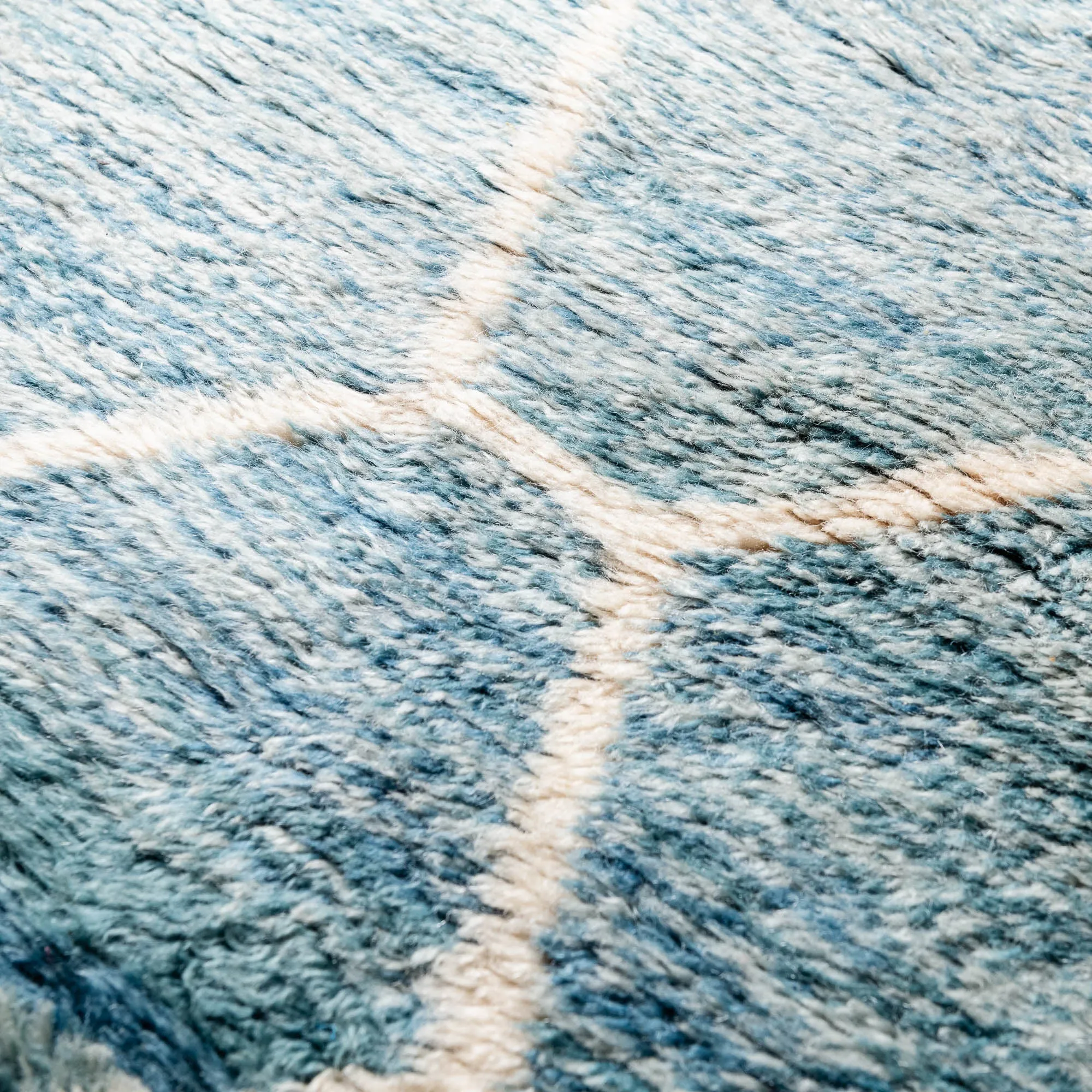 Aquamarine Dreams Round - Luxury Shag Moroccan Rug