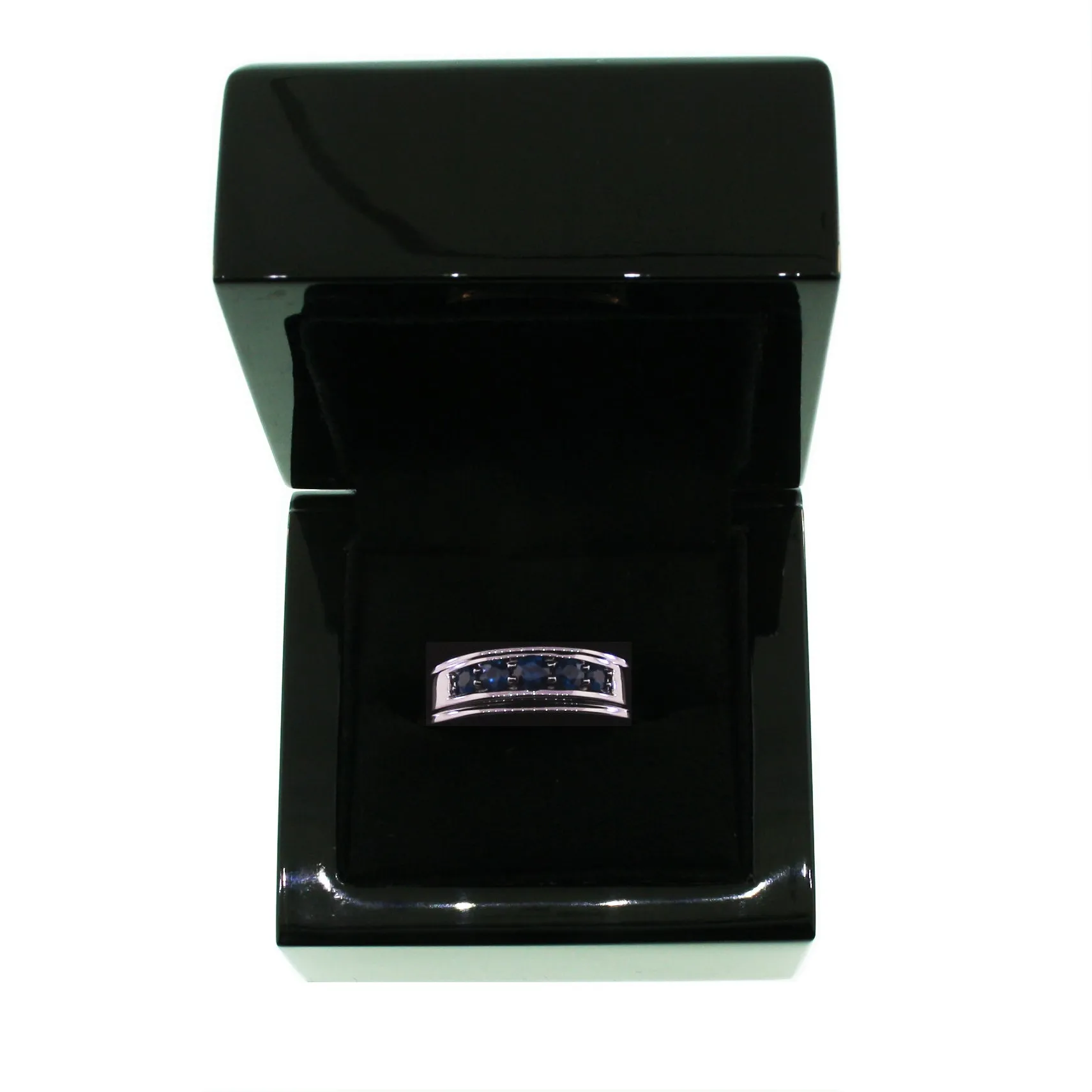 Blackened Silver Graduado Ring Blue Sapphires