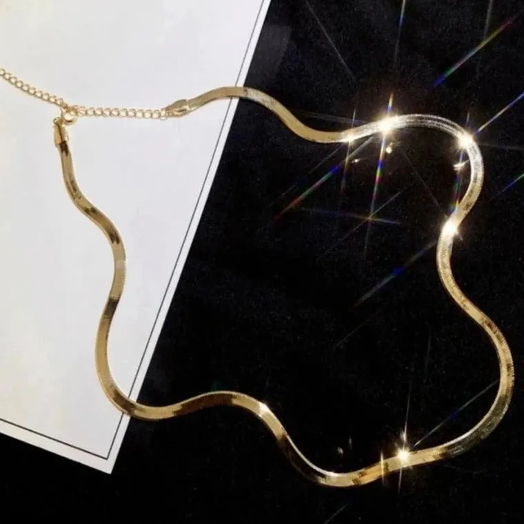 Blade Design 18k Yellow Gold Adjustable Necklace