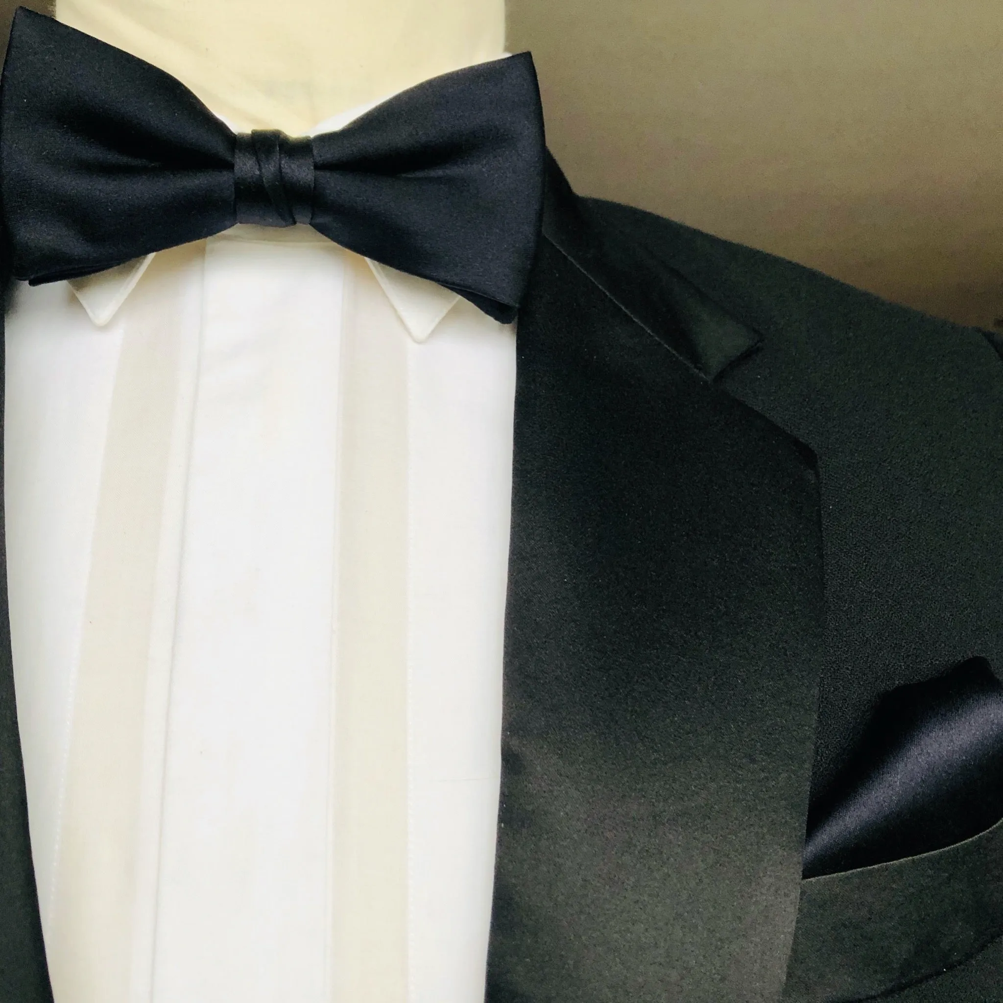 Dark Navy Blue Silk Bow Tie