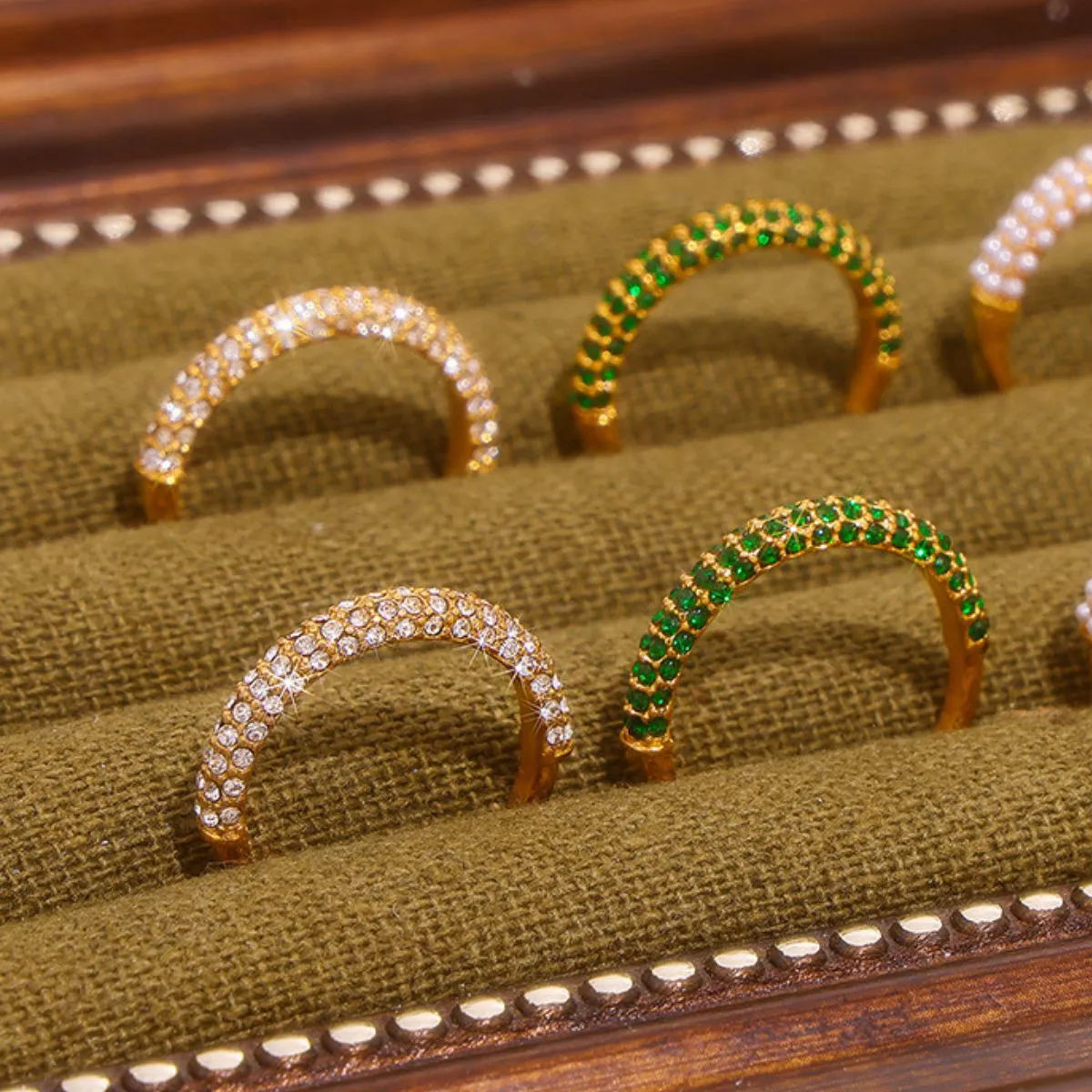 Lustre Zircon Band
