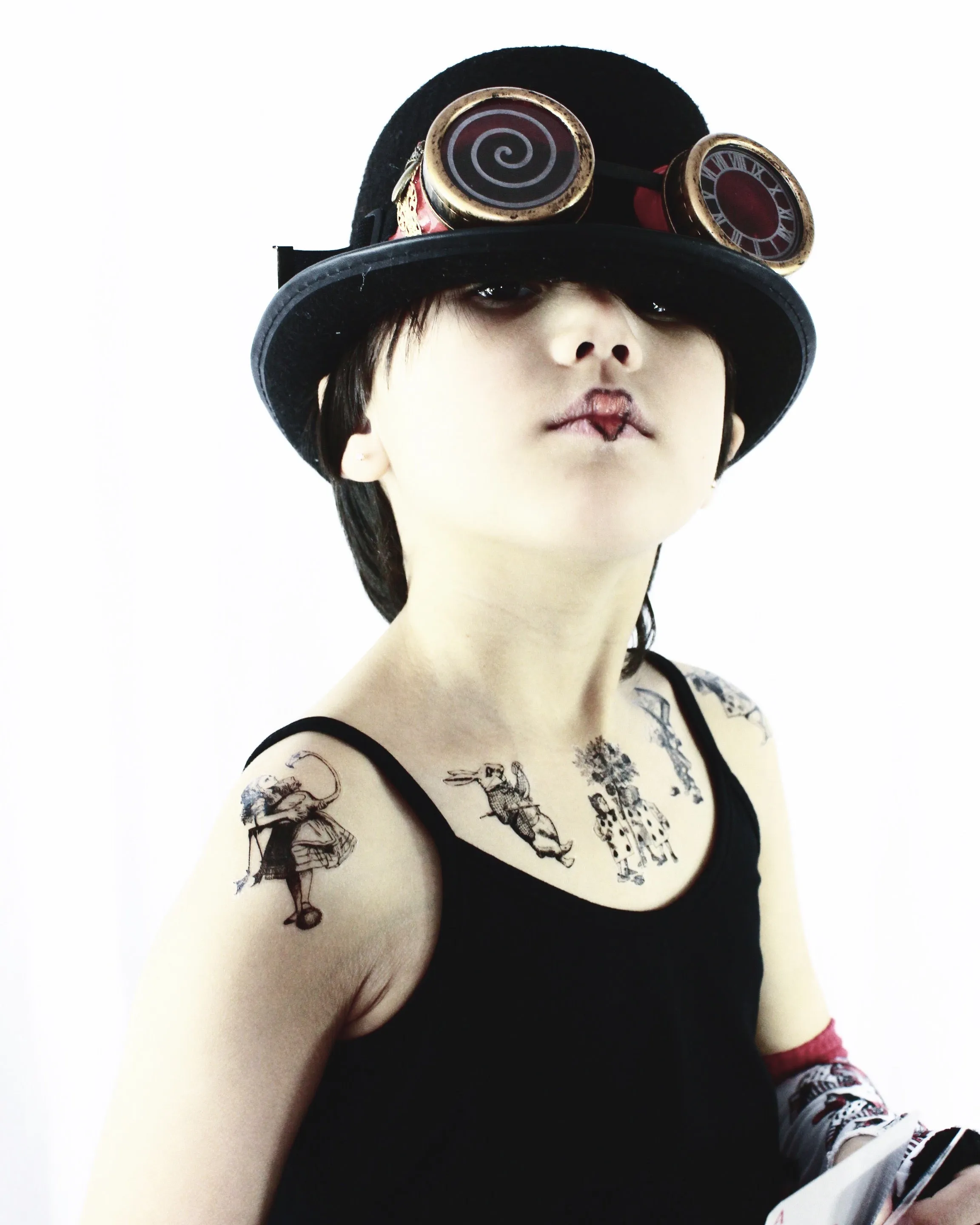 Red Queen in Wonderland Steampunk Goggles