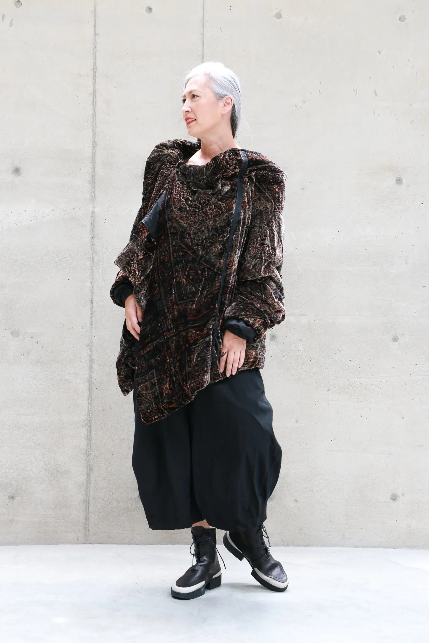 Rundholdz Dip Dark Kelim Print Plush Jacket
